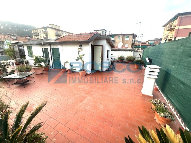 Attico con terrazzo in via agostini oldoini, La Spezia