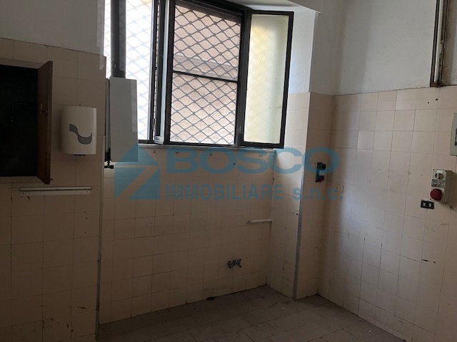 Locale commerciale da ristrutturare in via garibaldi 10, La Spezia