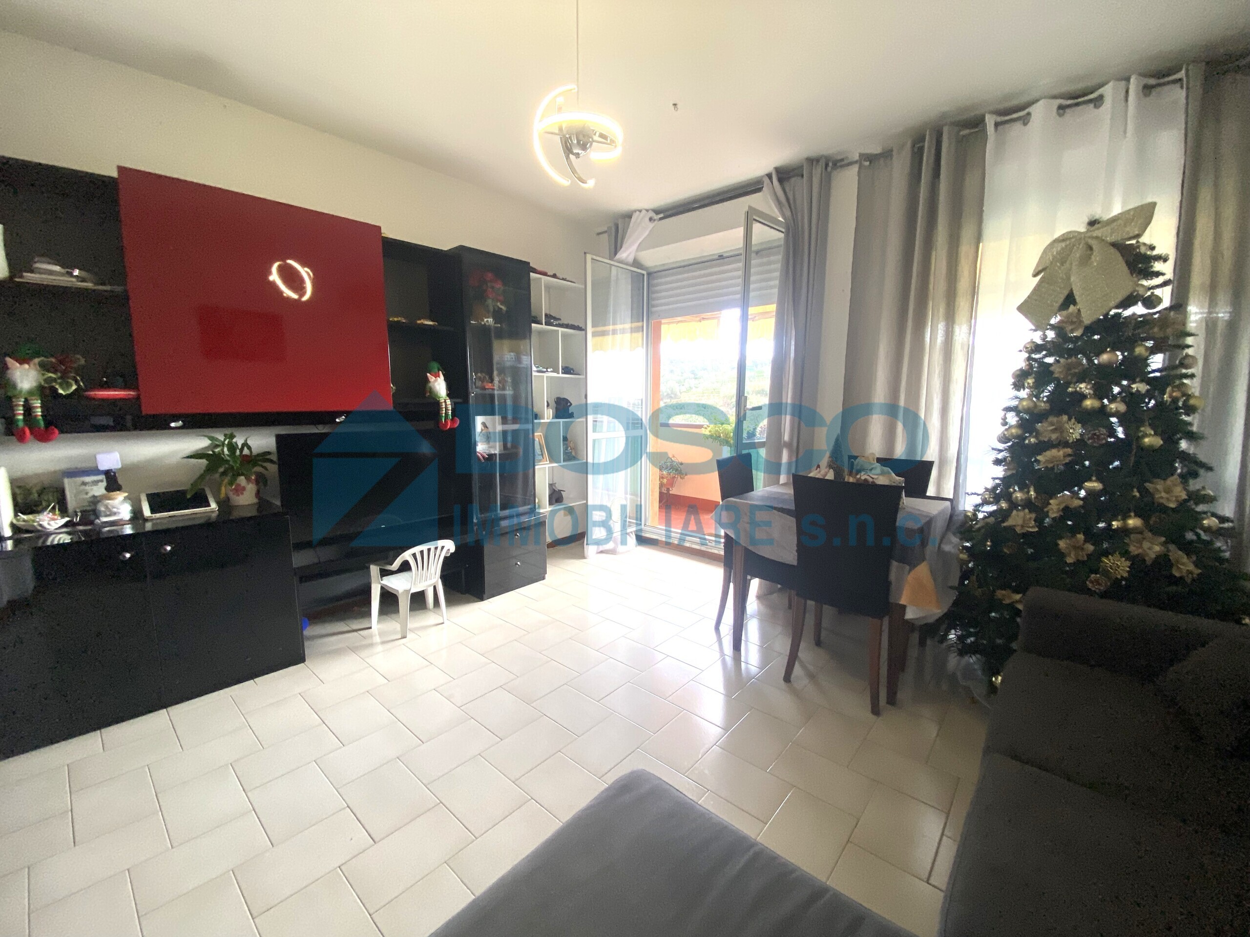 Trilocale ristrutturato in via privata da passano, La Spezia