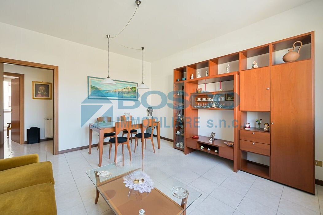 Trilocale con terrazzo in via giovanni bosco, La Spezia