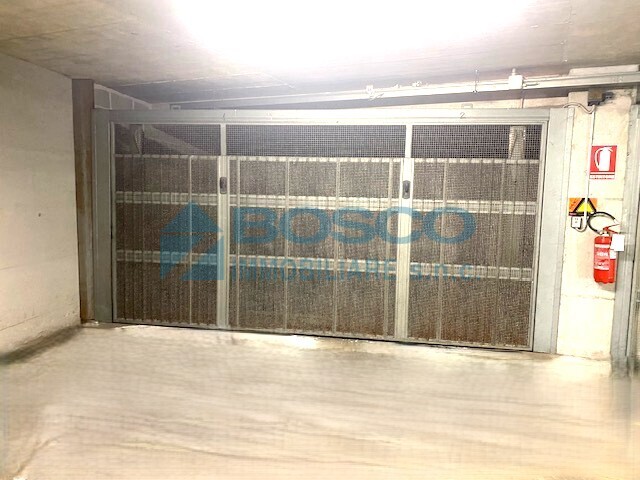 Box/Garage 42mq con box doppio in via giovanni costantini, La Spezia