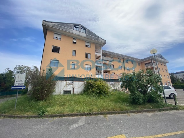 Quadrilocale con terrazzo in via san martino, Follo
