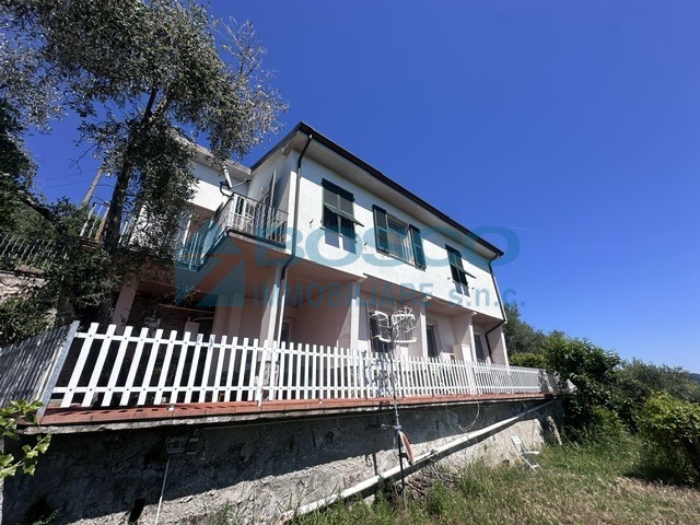 Casa indipendente vista mare a La Spezia