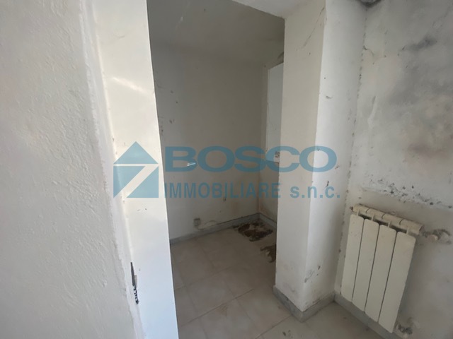 Trilocale da ristrutturare in via rebocco, La Spezia