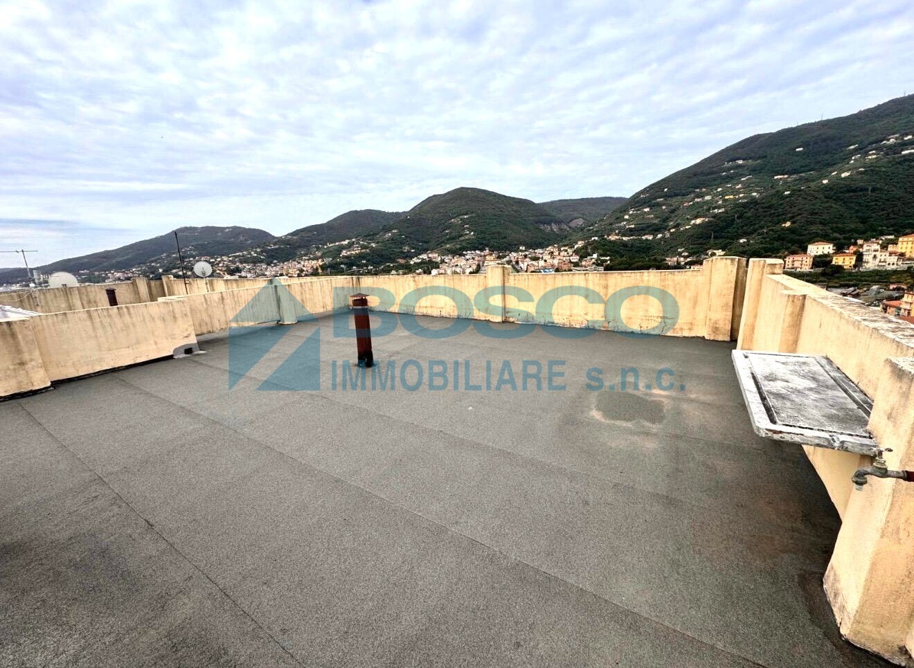 Trilocale da ristrutturare in scalinata monterosso, La Spezia