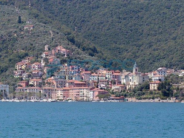 Trilocale ristrutturato in via crimea, La Spezia