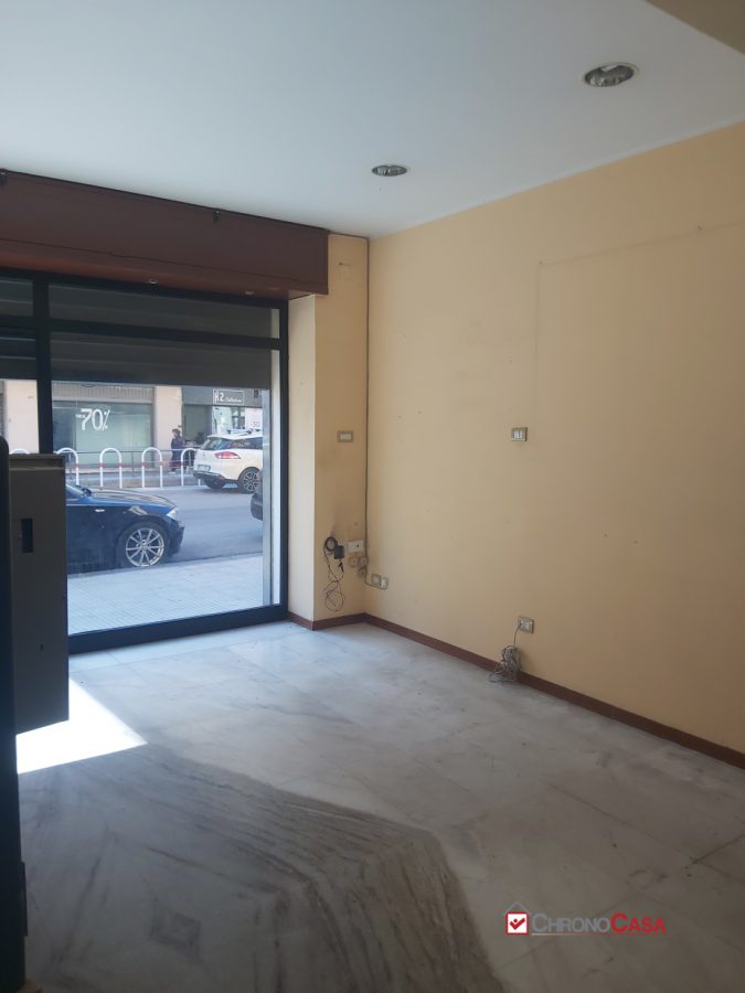 Locale commerciale in vendita a Messina
