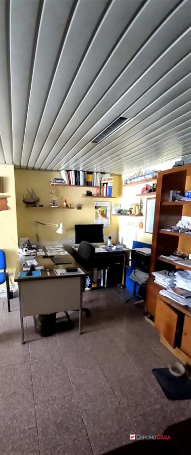 Locale commerciale in vendita a Messina