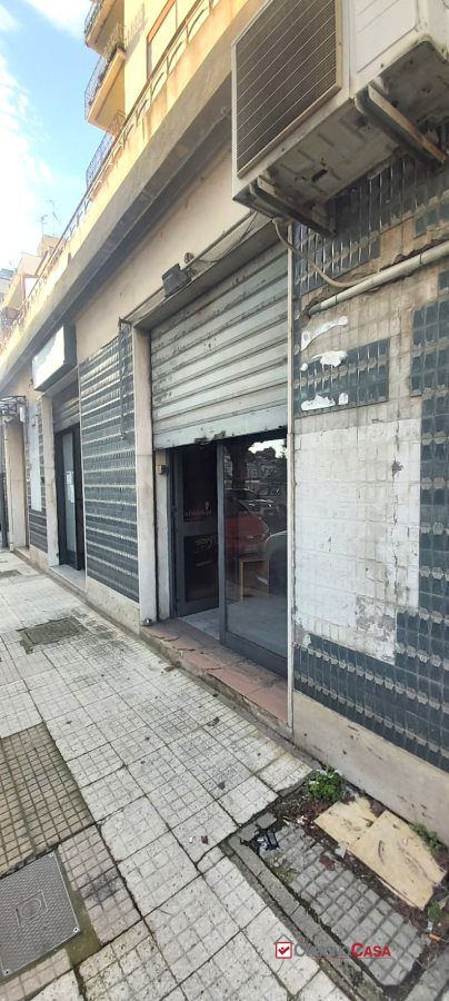Locale commerciale in vendita a Messina