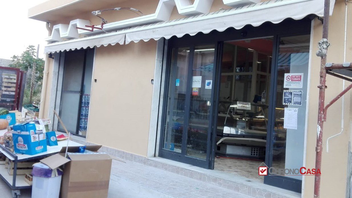 Locale commerciale in vendita a Messina