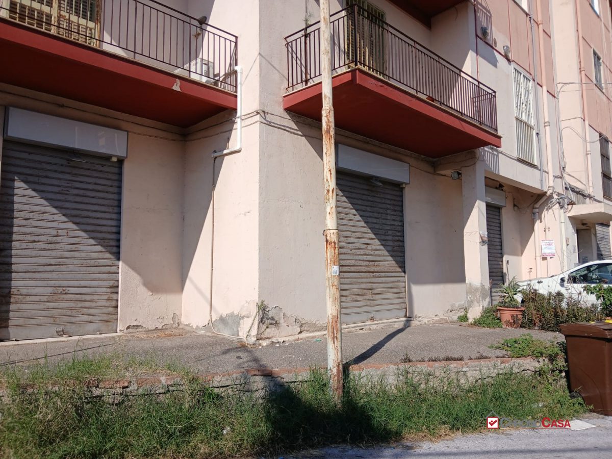 Locale commerciale in vendita a Messina