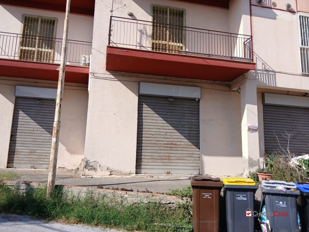 Locale commerciale in vendita a Messina