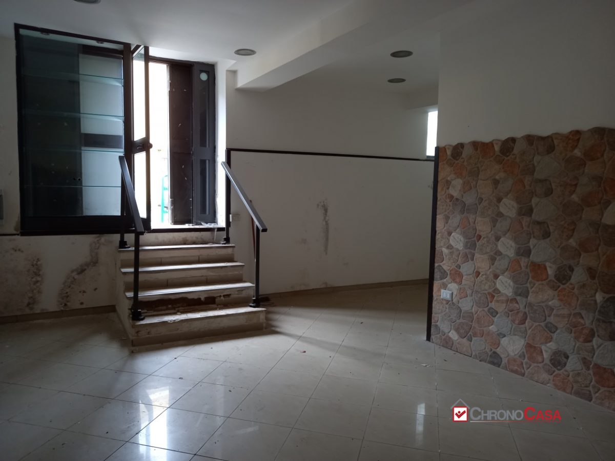 Locale commerciale in affitto a Messina