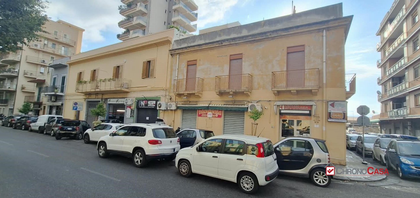 Locale commerciale in vendita a Messina