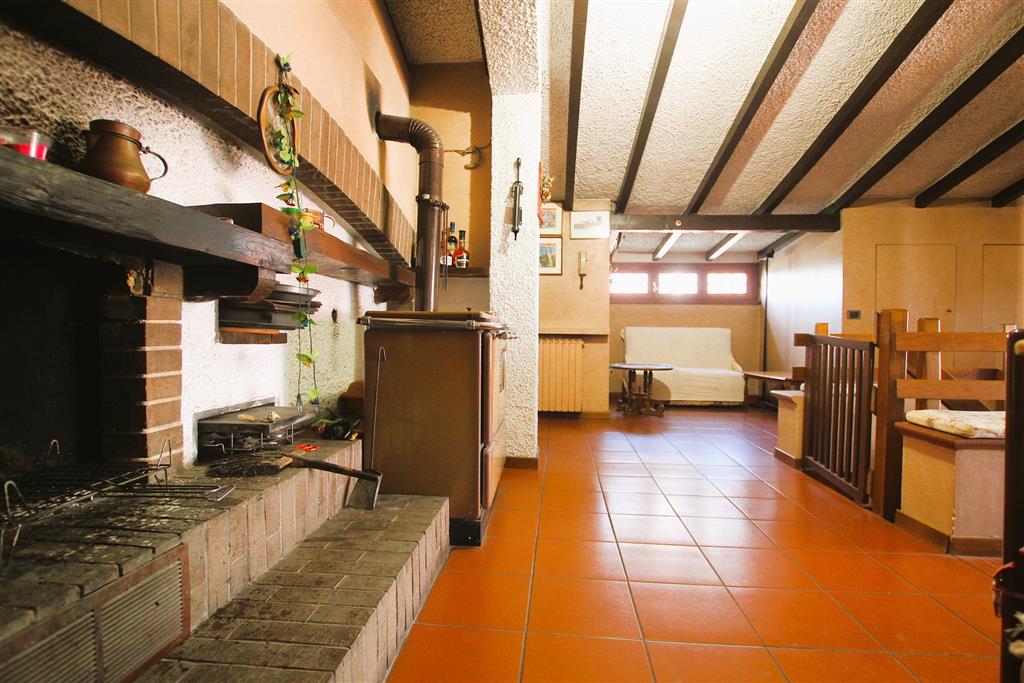 Villa con giardino in via pavese 16, Cinisello Balsamo