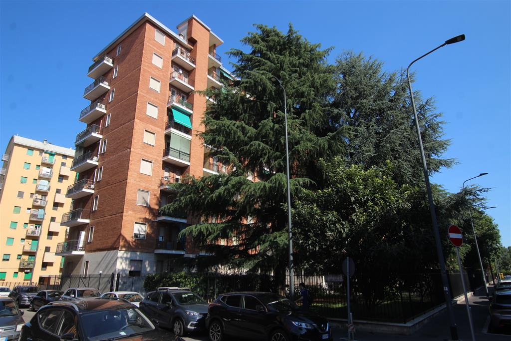 Appartamento da ristrutturare in via val d'ossola 10, Milano