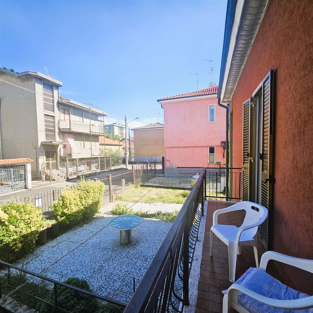Casa indipendente con giardino in via vespucci 3, Cinisello Balsamo