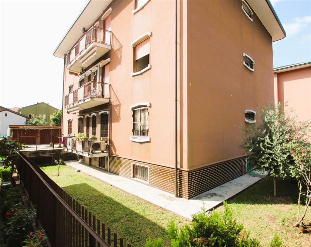 Attico con box in via corridoni 50, Cinisello Balsamo