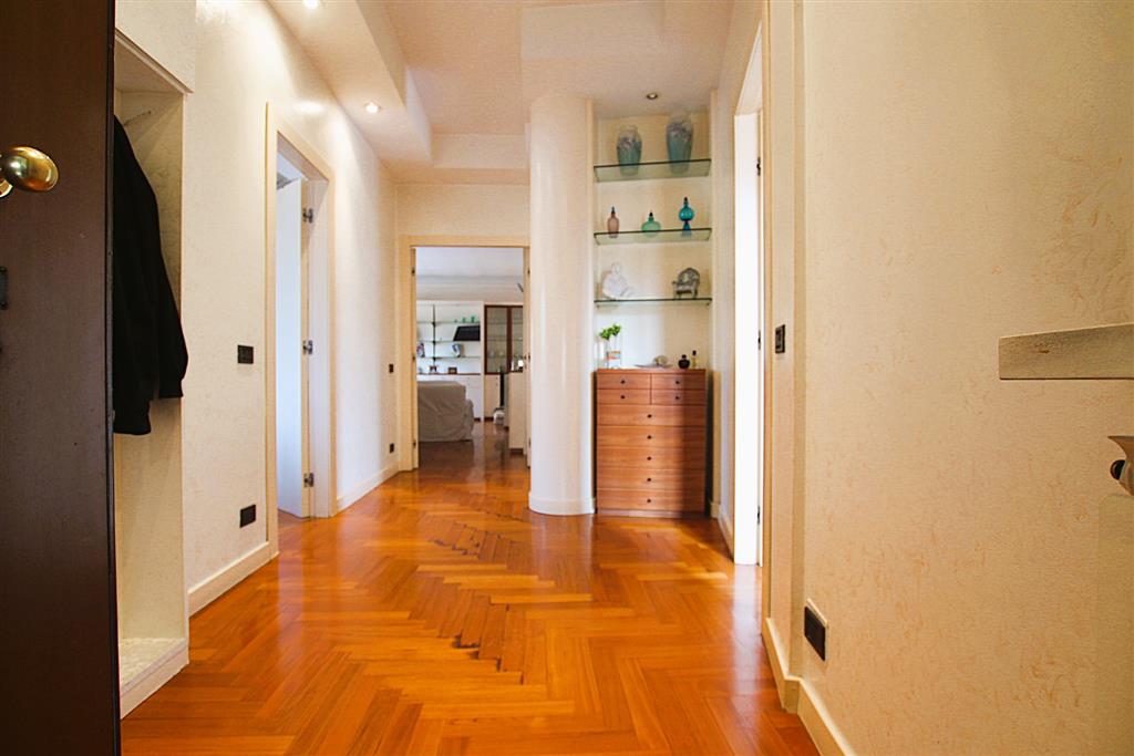 Villa con giardino in via pavese 16, Cinisello Balsamo