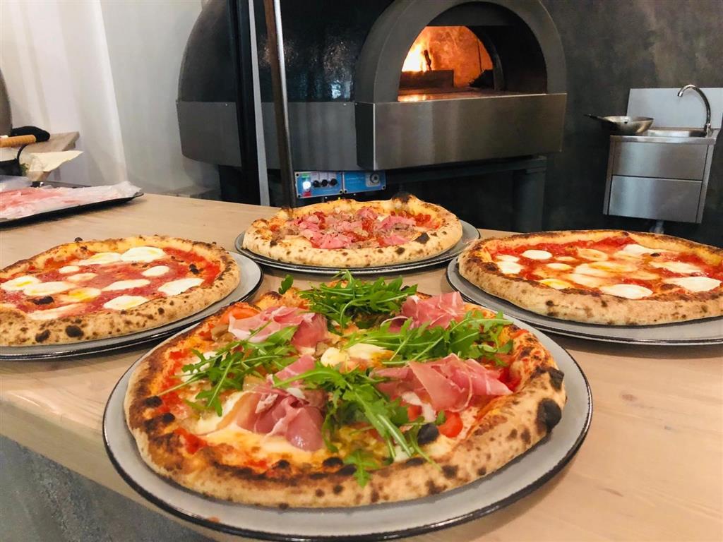 Attivit� commerciale Ristorante e pizzeria in vendita a Milano