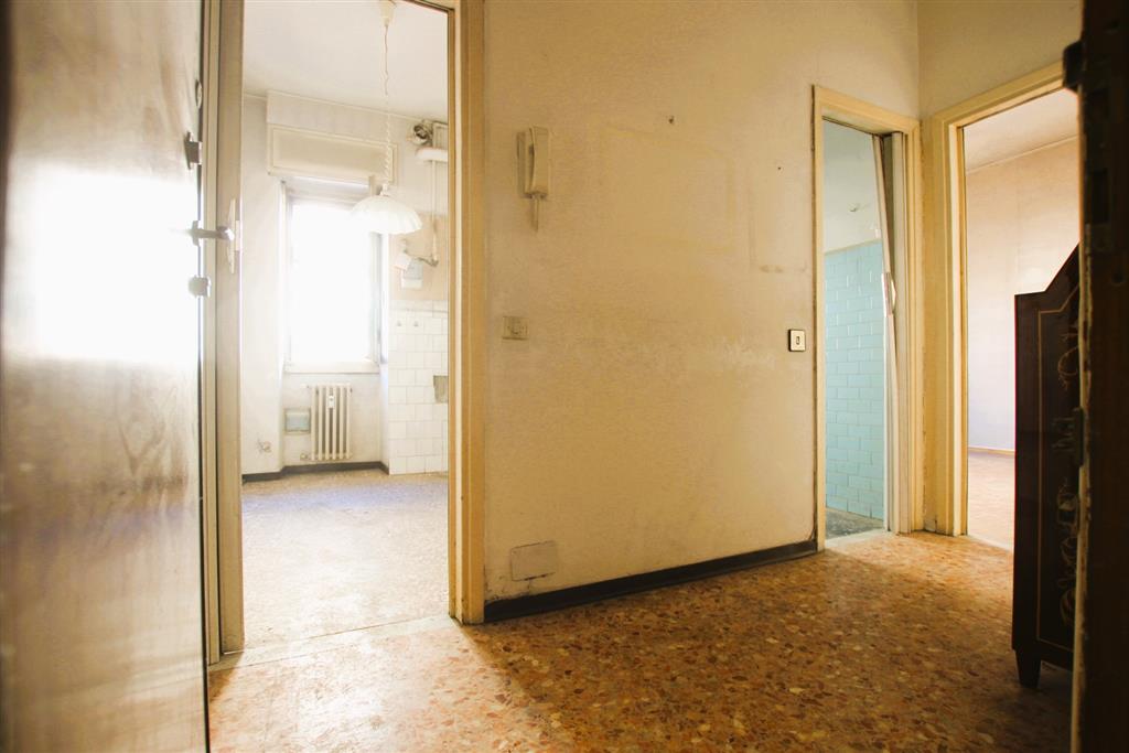 Appartamento da ristrutturare in via val d'ossola 10, Milano