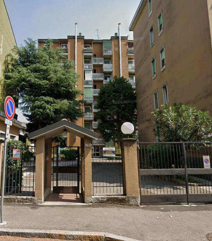 Magazzino in vendita in via monte grappa 216, Cinisello Balsamo
