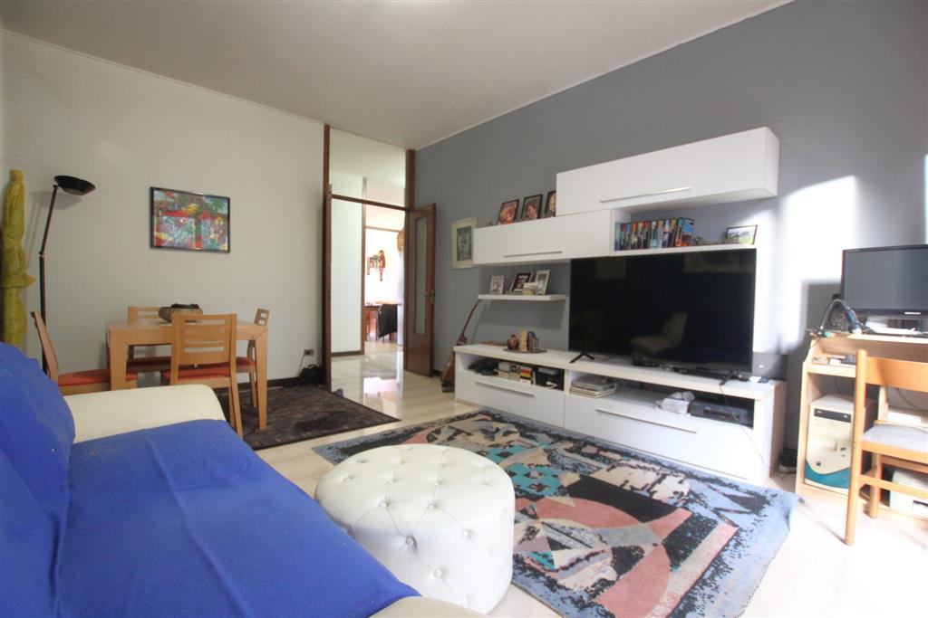 Appartamento con box in via don sturzo 14, Bresso