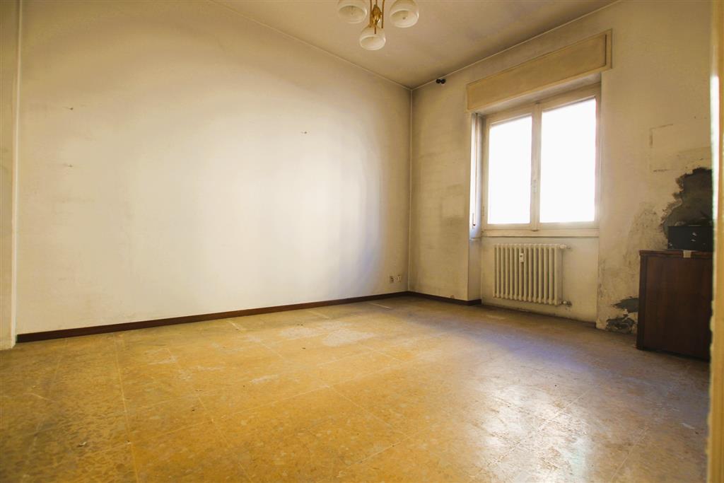 Appartamento da ristrutturare in via val d'ossola 10, Milano