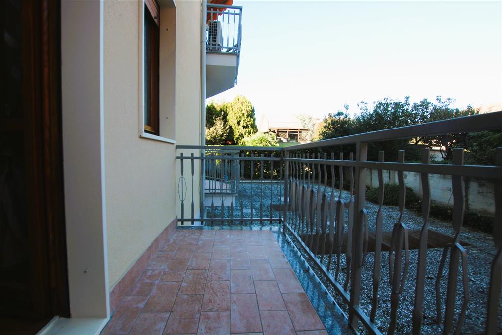 Appartamento con terrazzo in via foscolo 16, Cinisello Balsamo