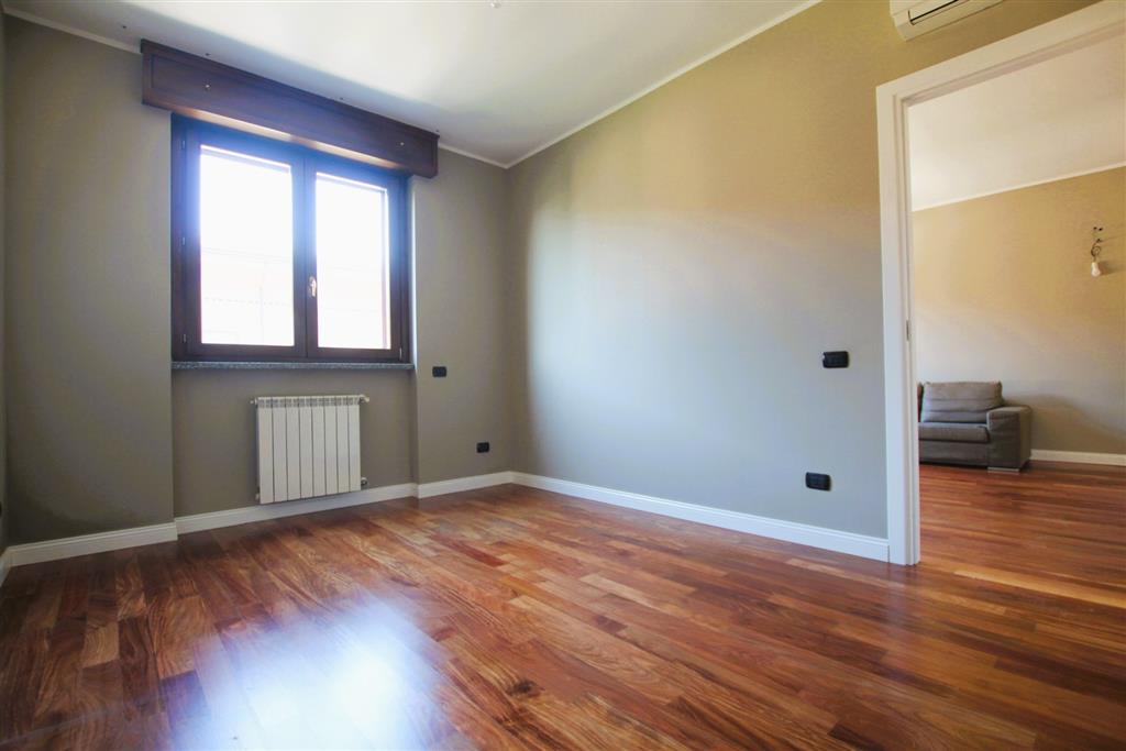 Appartamento con terrazzo in via vespri siciliani 12, Cinisello Balsamo