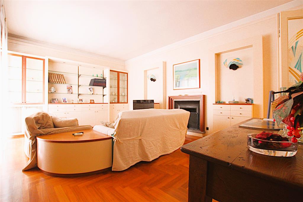 Villa con giardino in via pavese 16, Cinisello Balsamo