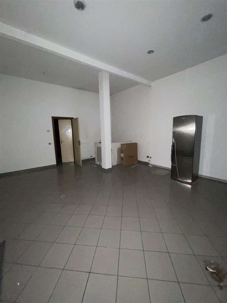 Negozio in vendita in piazza cooperazione 7, Muggi