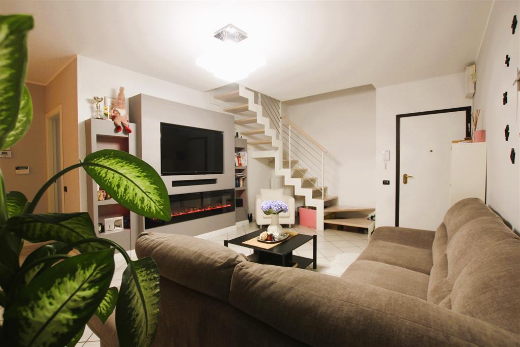 Quadrilocale con box doppio in largo rebattini 6 briosco, Briosco