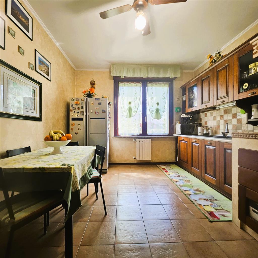 Appartamento con giardino in via deledda 7, Pessano con Bornago