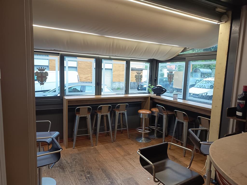 Attivit� commerciale Bar tavola fredda con giardino a Cormano