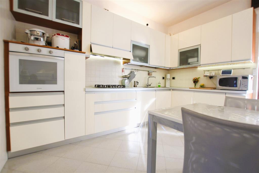 Appartamento con terrazzo in viale della repubblica 29, Muggi