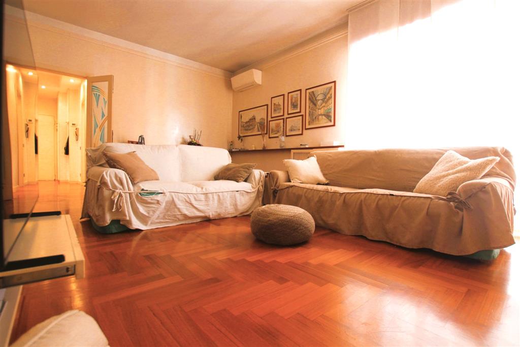 Villa con giardino in via pavese 16, Cinisello Balsamo