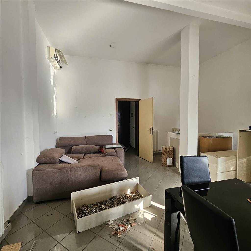 Negozio in vendita in piazza cooperazione 7, Muggi