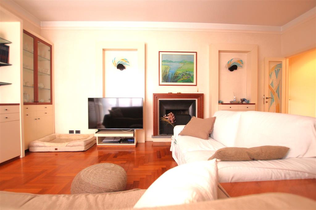 Villa con giardino in via pavese 16, Cinisello Balsamo