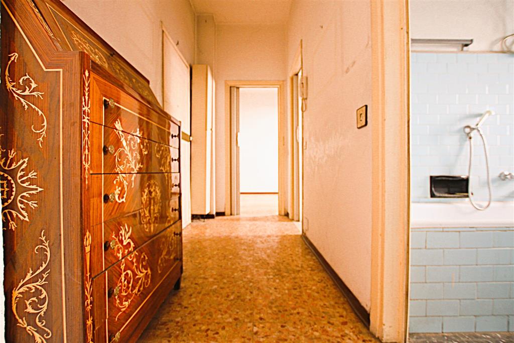 Appartamento da ristrutturare in via val d'ossola 10, Milano