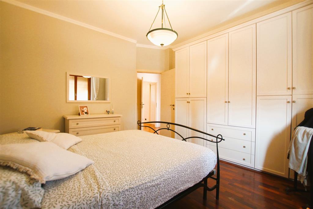 Villa con giardino in via pavese 16, Cinisello Balsamo