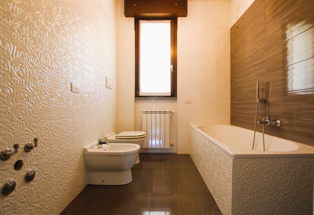 Appartamento con terrazzo in via vespri siciliani 12, Cinisello Balsamo