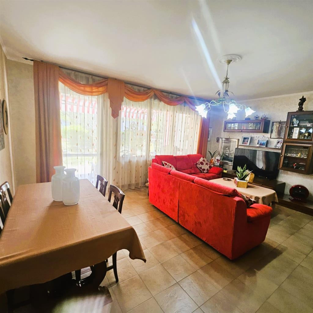 Appartamento con giardino in via deledda 7, Pessano con Bornago