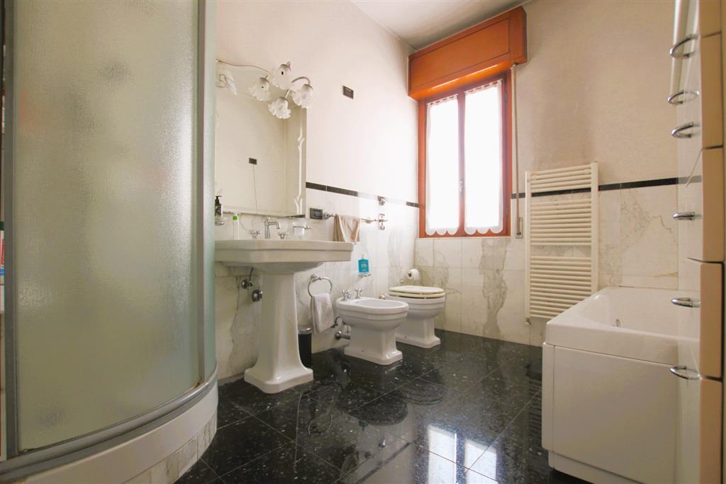 Villa con giardino in via pavese 16, Cinisello Balsamo