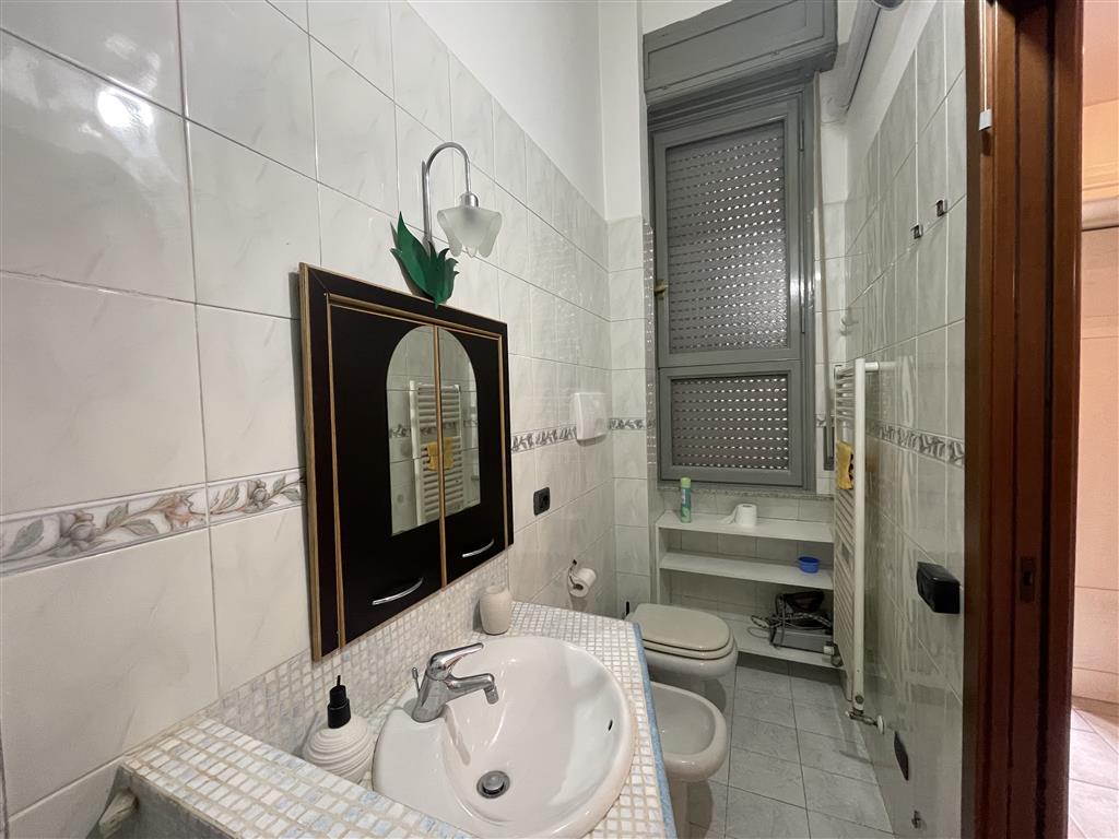 Bilocale arredato in affitto in via arosio 1, Monza