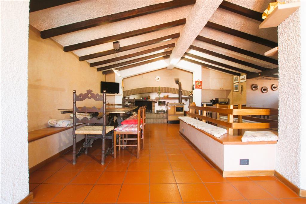 Villa con giardino in via pavese 16, Cinisello Balsamo