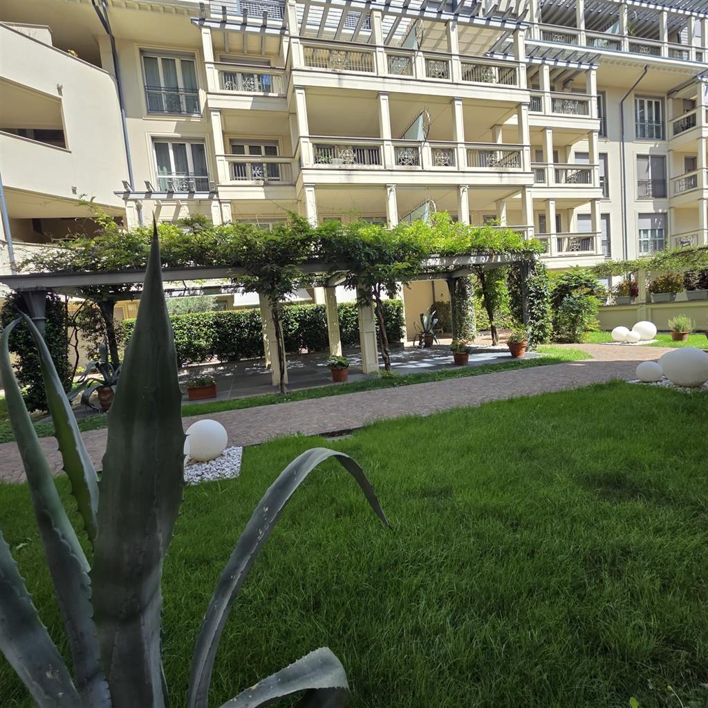 Trilocale con terrazzi in via dante alighieri 55, Seregno