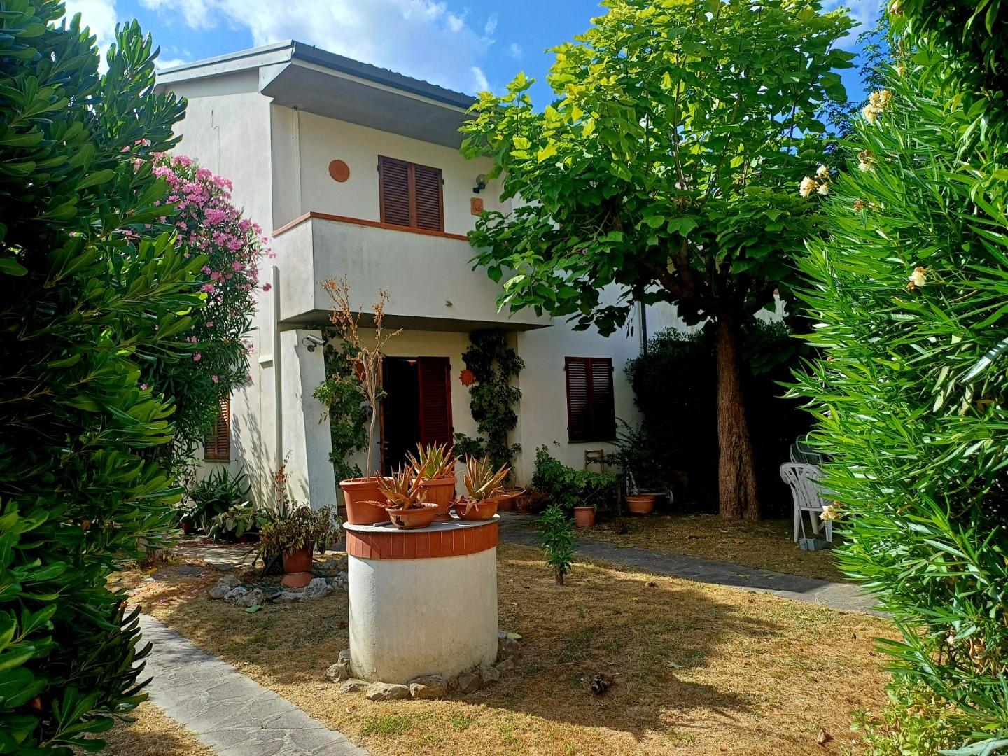 Villa con giardino, Cascina pettori