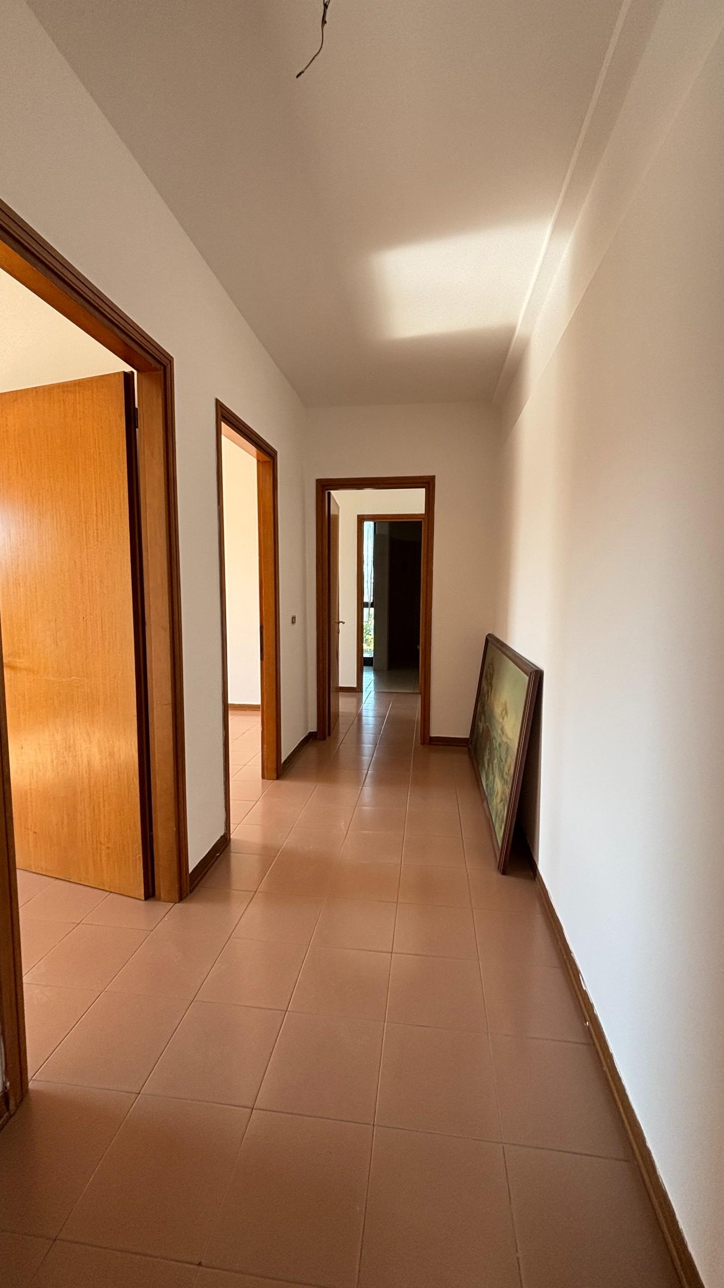 Appartamento con terrazzo a Cascina