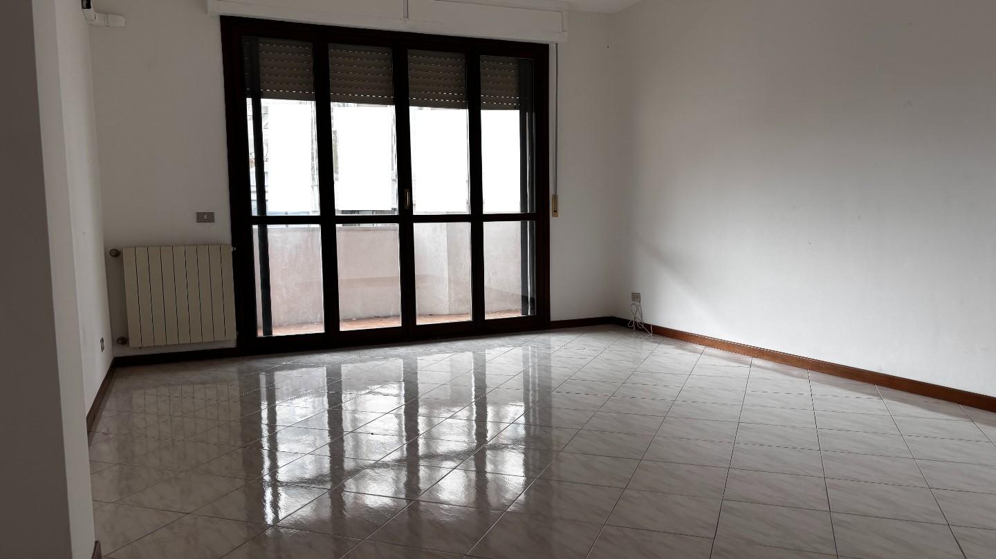 Quadrilocale con terrazzo a Cascina